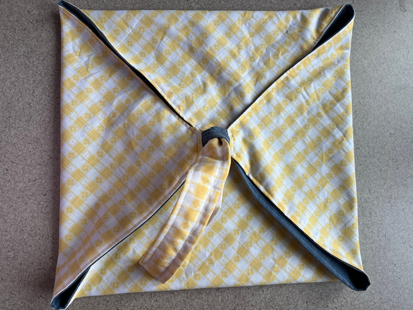 Pie/Bread Carrier